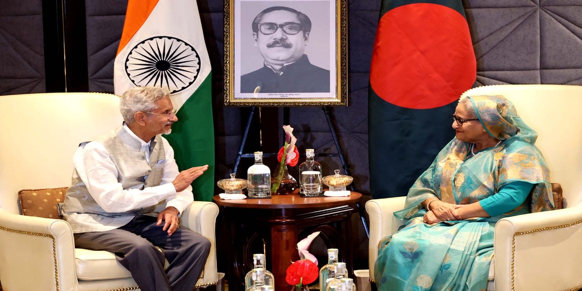 Jaishankar meets Hasina, discusses issues of mutual interest