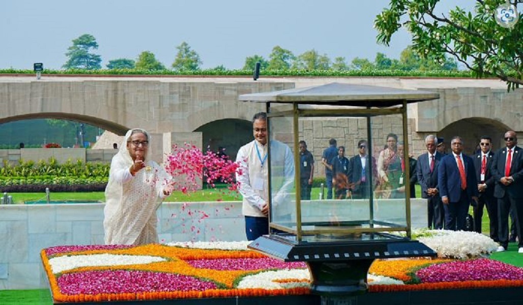 Hasina pays homage to Mahatma Gandhi