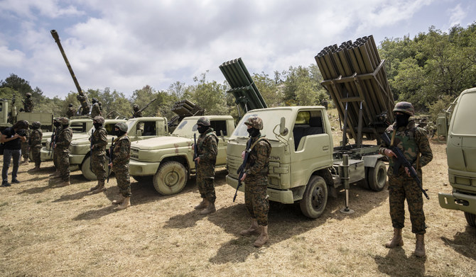 Thousands of fighters offer to join Hezbollah in fight against Israel 
