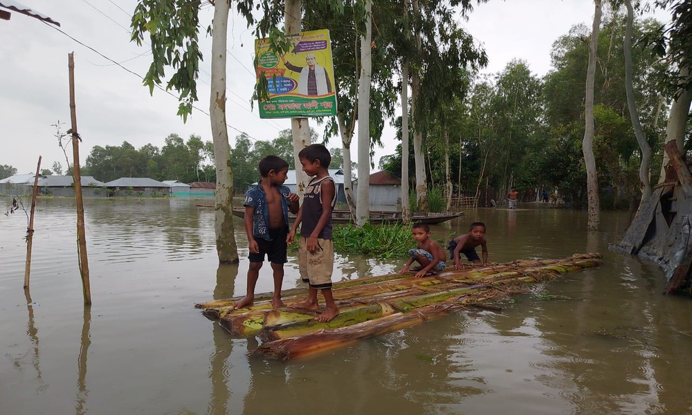 Rising water levels in Teesta poses flooding in Lalmonirhat