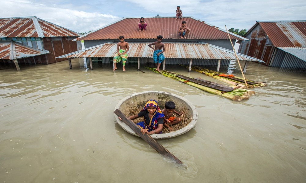 Raging floods in Bangladesh: 15 dead, 5 million stranded






