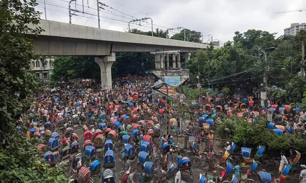 Pedal rickshaw pullers protest, demand ban on battery-operated rickshaws

