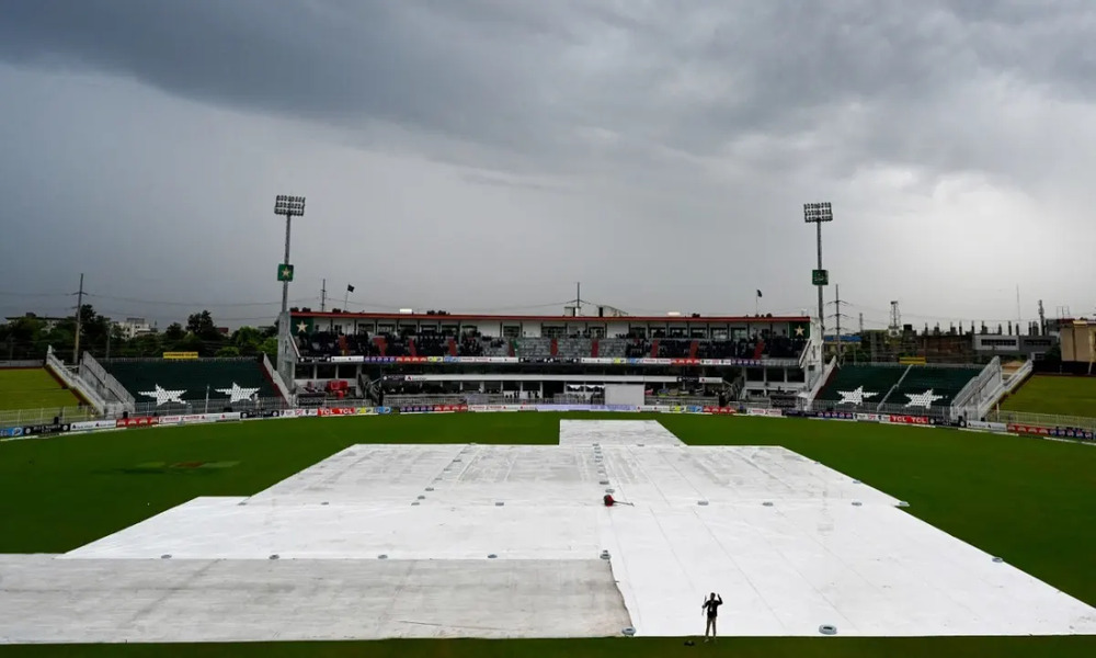 Rain ruins opening day of series deciding Test
