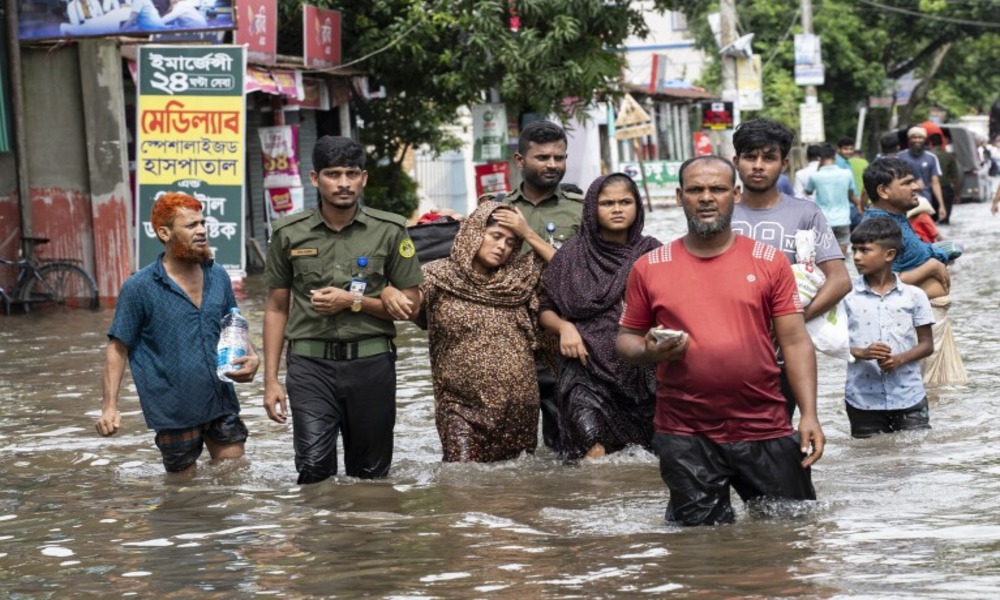 Death toll from floods climbs to 67