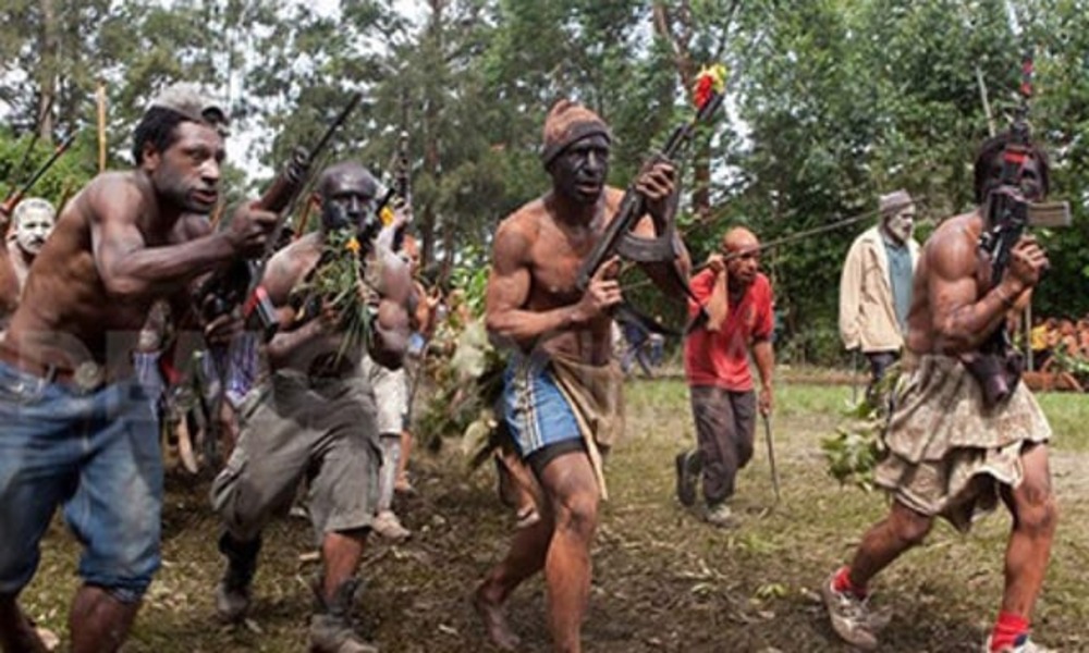 Tribal violence shutters Papua New Guinea gold mine