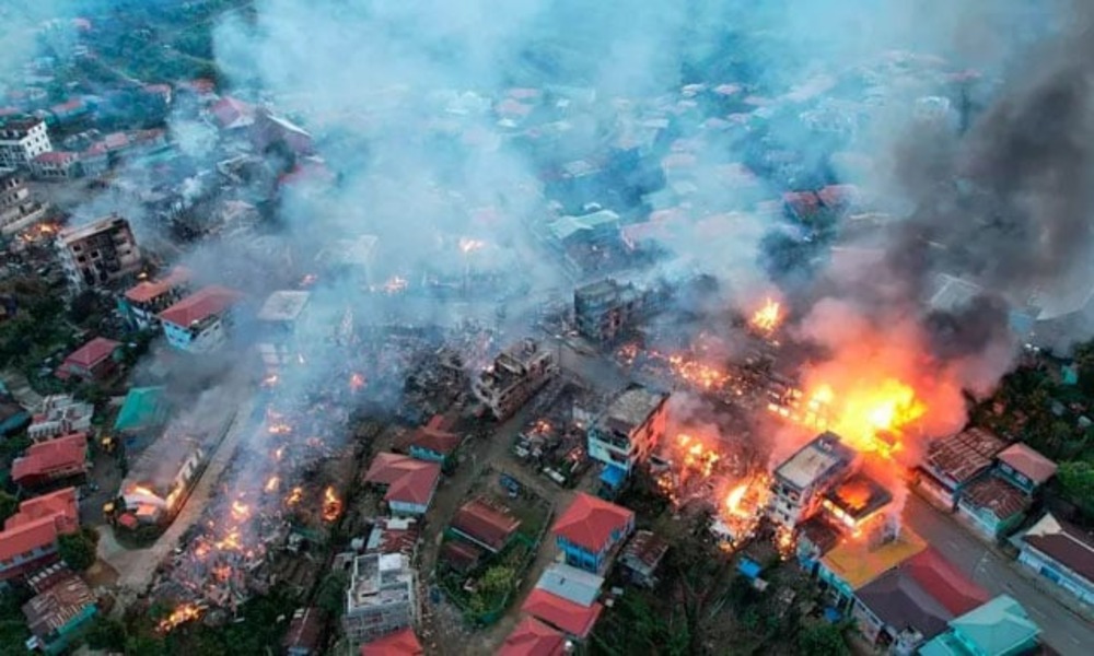 Myanmar junta bombs opposition-held town hours after talks offer