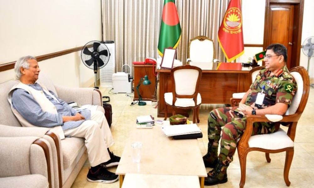 Army chief meets CA