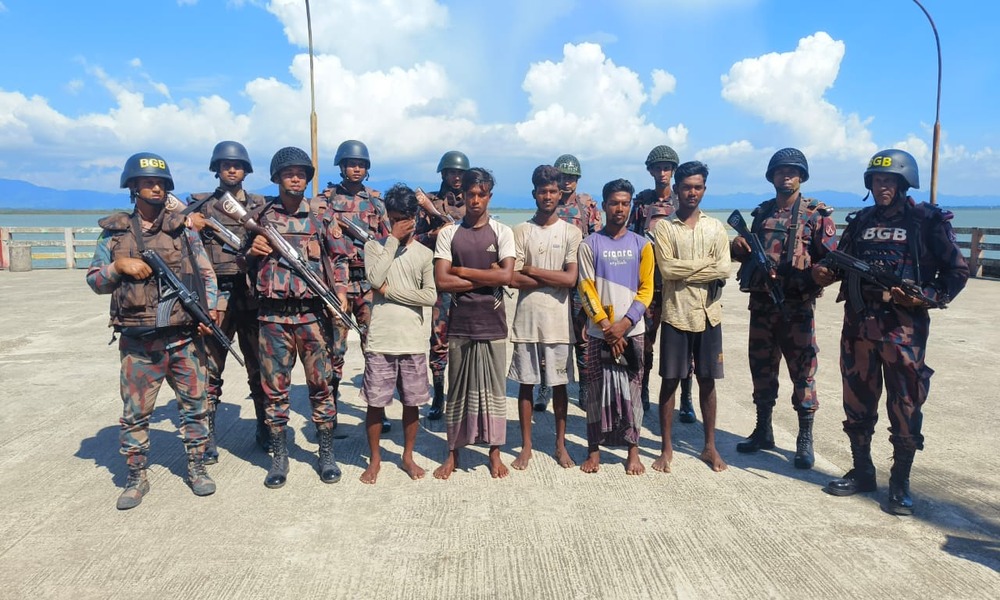 Arakan Army returns 5 Bangladeshi fishermen taken from Naf River