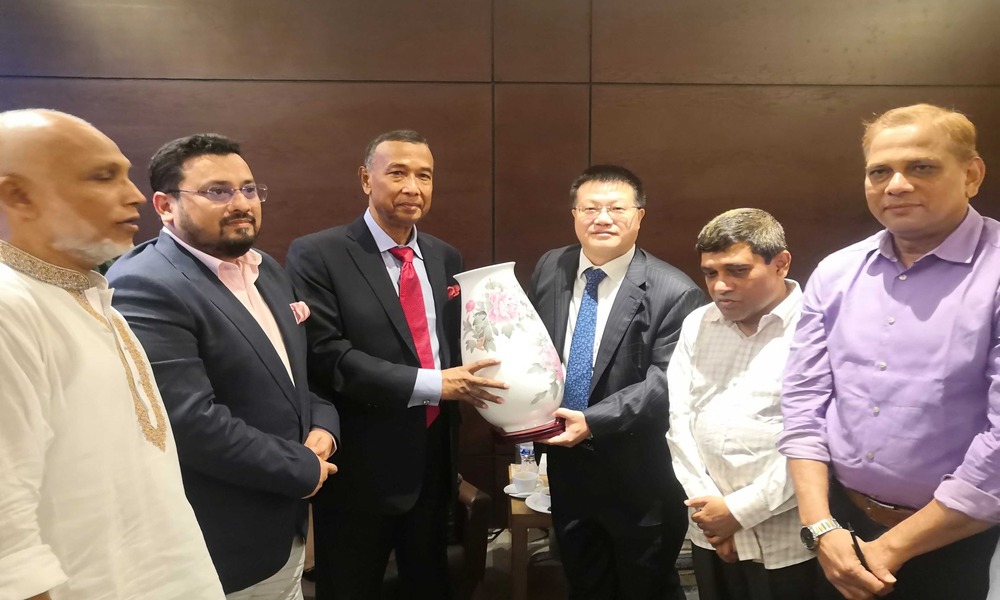 Chinese envoy holds meeting with BNP, Jamaat leaders in Ctg