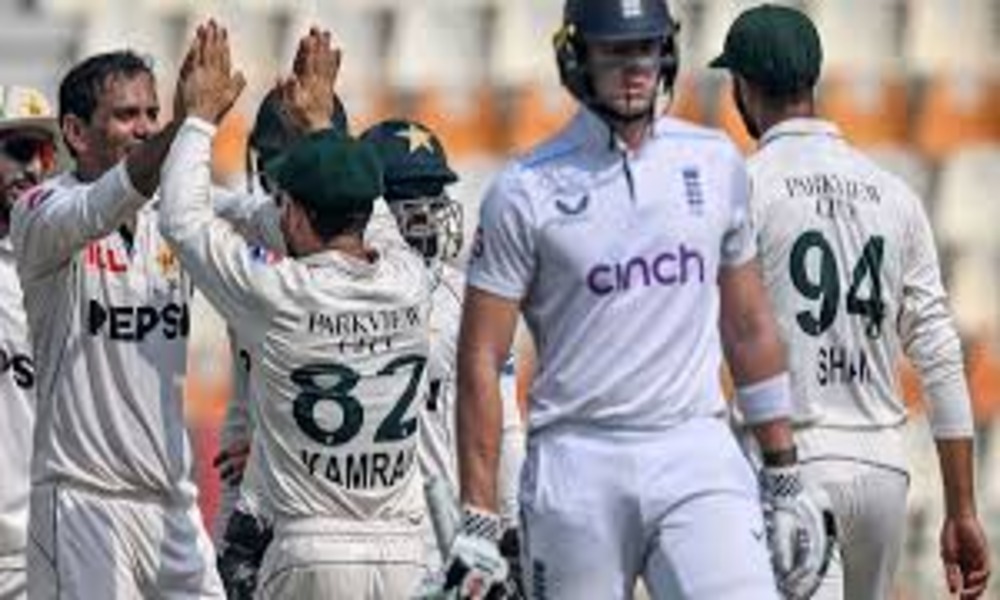 Pakistan crush England in second Test to set up series decider