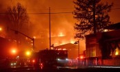 Whole streets burn as fires rage around Los Angeles