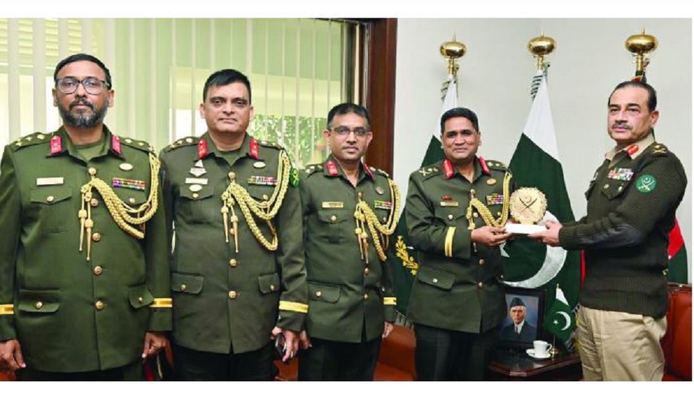 Pakistan aims to bolster military ties with Bangladesh