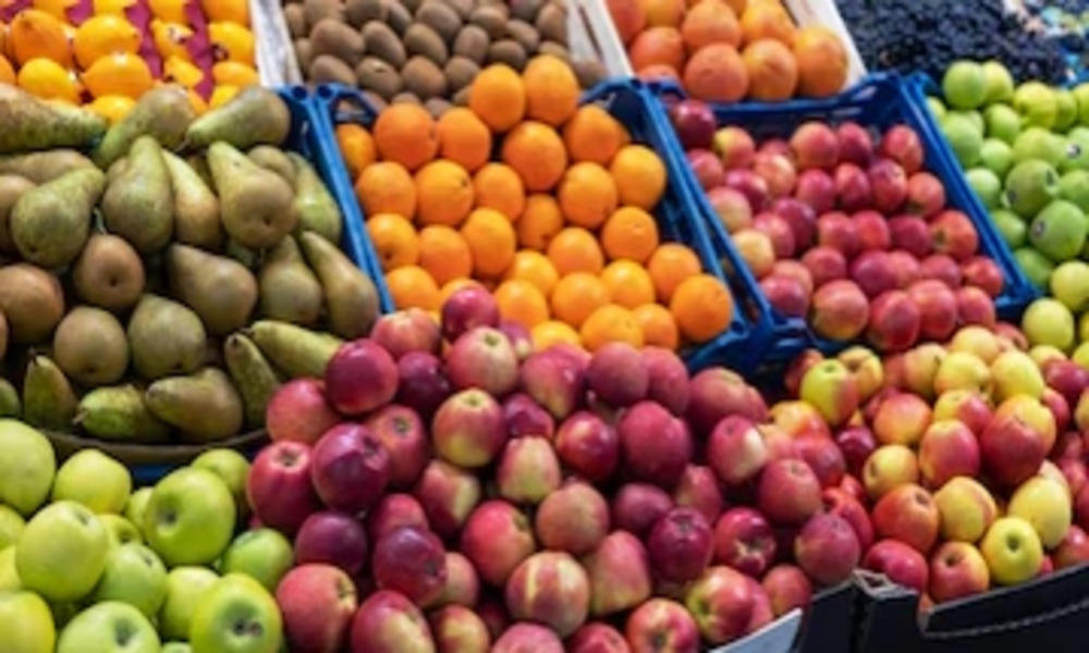 Govt reduces import duties on fruits for Ramadan