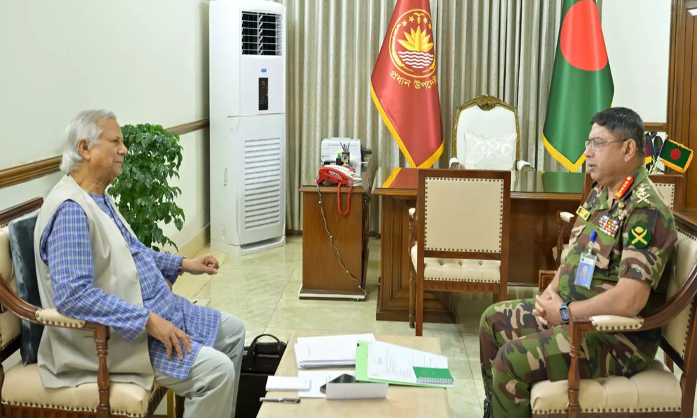 Army chief meets CA, briefs him on country’s security situation